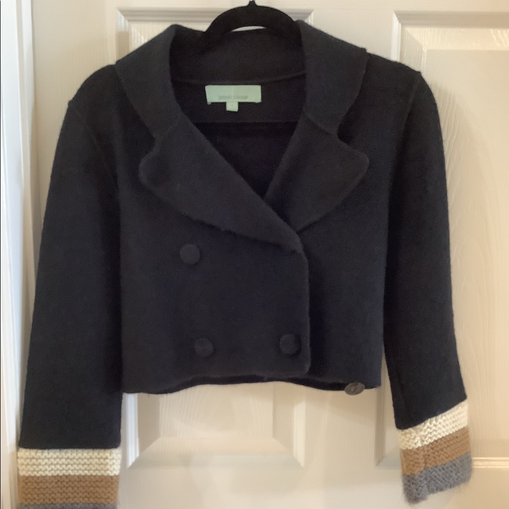 GORGEOUS black CROP BLAZER.